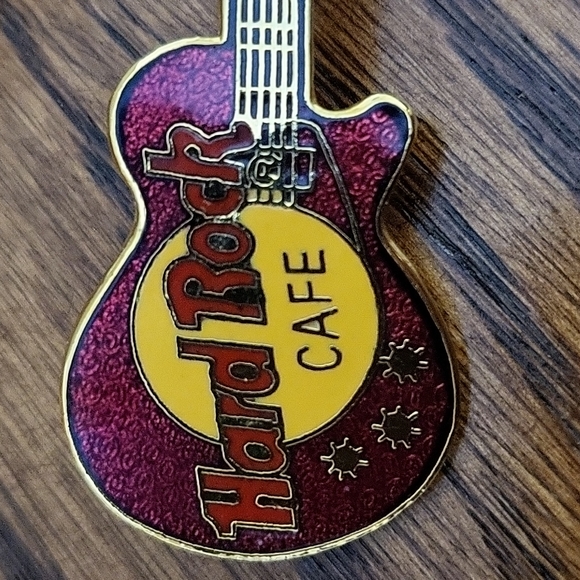 Hard Rock Cafe Boston pin - Picture 4 of 5